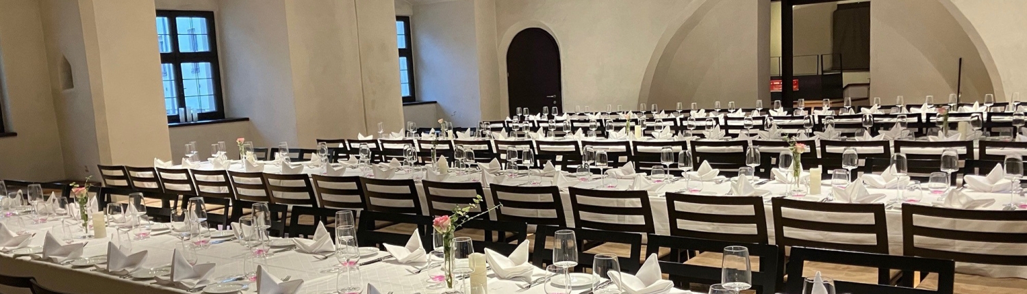 Galaabende und Firmenfeiern, Burg Hasegg, salzraum Eventlocations Hall in Tirol